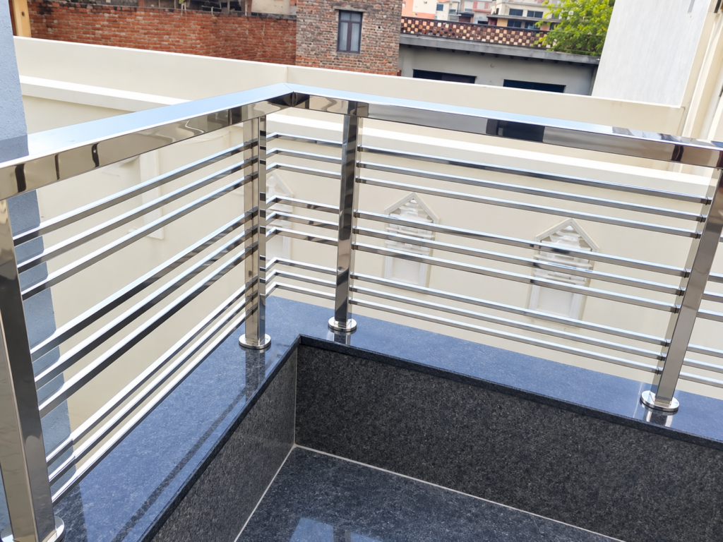 Modern stainless steel and glass balcony railing price for residential homes